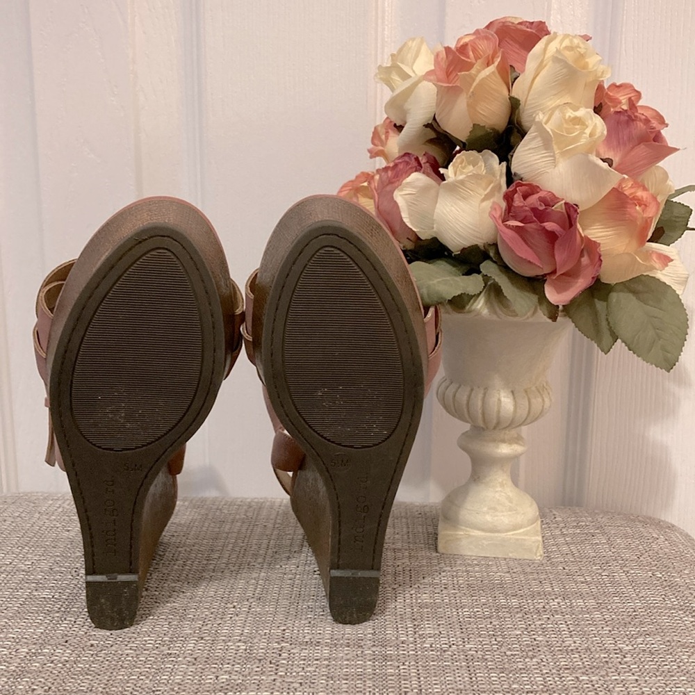Indigo rd. Size 5.5 dusty rose pink wedge sandals - Picture 4 of 4